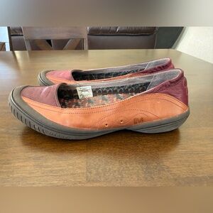 Merrell Women's Burgundy and Tan Flats